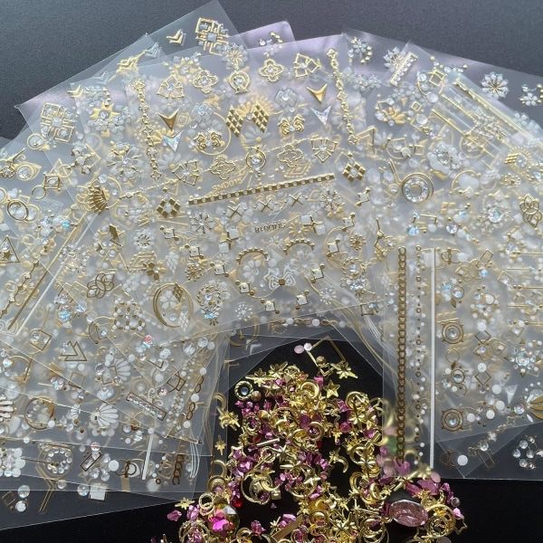 IC 20 ark 3D Neglekunst Stickers, Guld/Diamant Design Luksuriøse Negle Selvklæbende Dekaler Tilpassede Metalliske Negle Stickers til Kvinder