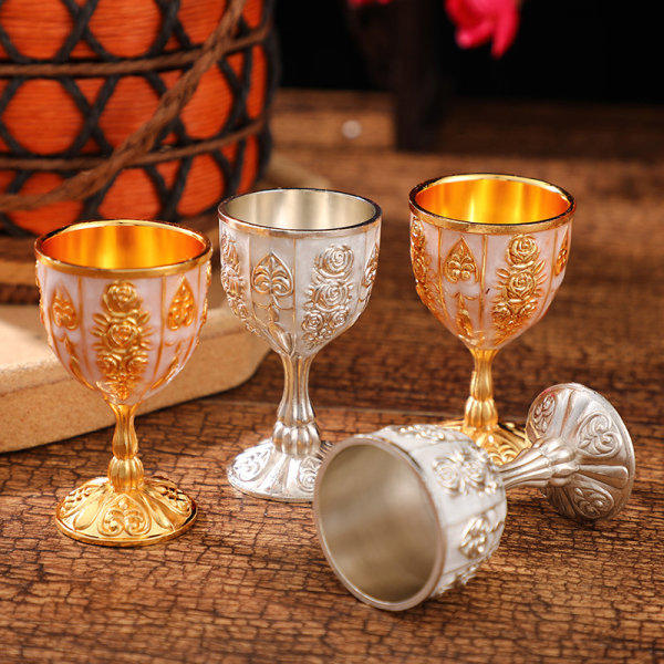 Vintage Metal Vinglas Bägare Rose Mönster Spirit Glass Hem Gold