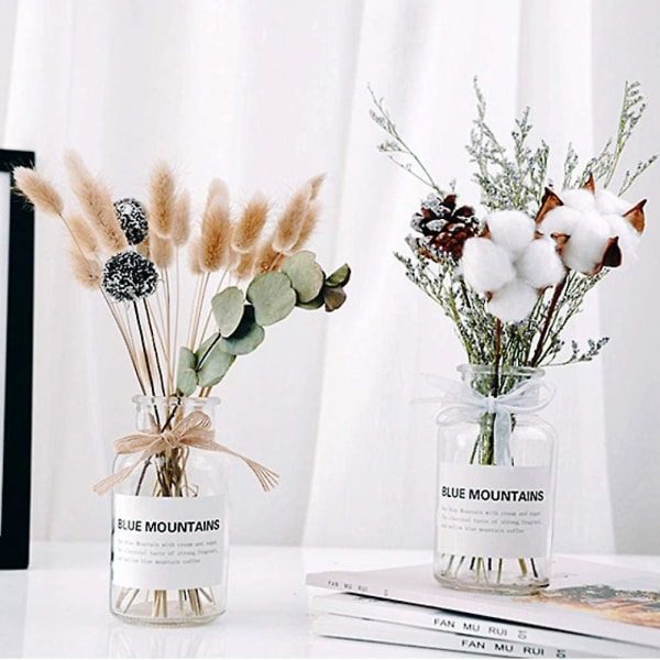 Blomsterarrangemang med torkade blommor