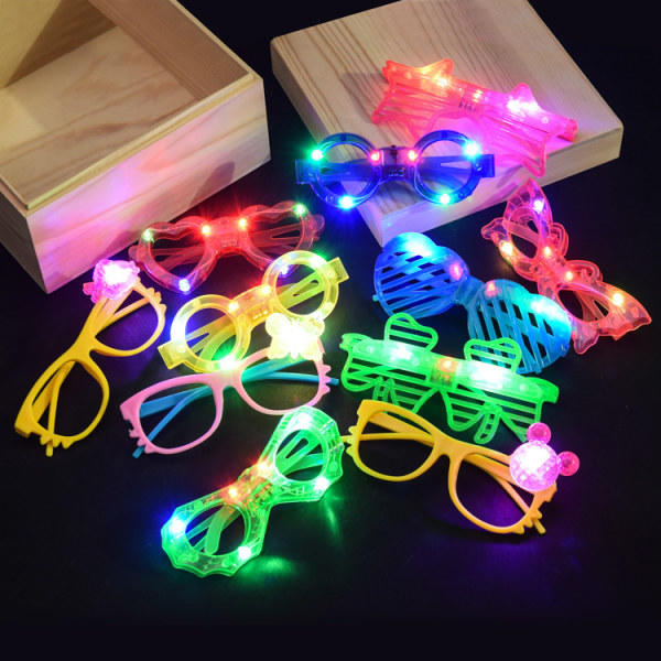 IC 21 kpl LED-lasit 7 muotoa 6 LED Glow In The Dark Festatarvikkeet Suosikit lapsille Aikuisten sulkeutuminen sydän pyöreä tähti perhonen Glow Sticks