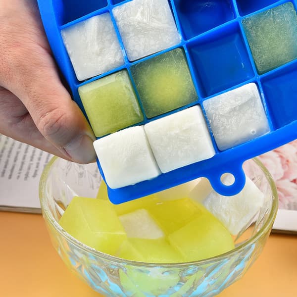 IC Silikon Isbricka 24 Fack med Lås Creative Ice Cube Mould