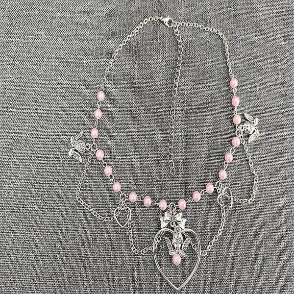 Handgjorda läckra änglalika rosa pärlor med pärlor med hjärtan och kerubberlocker Y2k indiesmycken Pixie Fairy Core Halsband