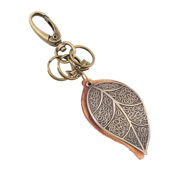 Beautiful Steampunk Style Keychain - Leaf