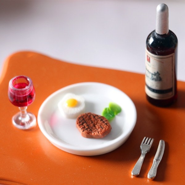 Nukkekoti Miniatyyrisetti, Mini Viini Steak Set Keittiölle, Leikki