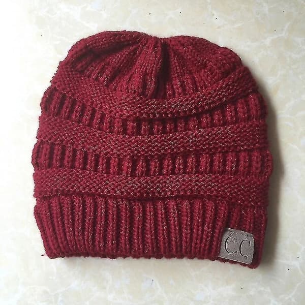 CC Letter cap stickmössa for damer (vinrød)