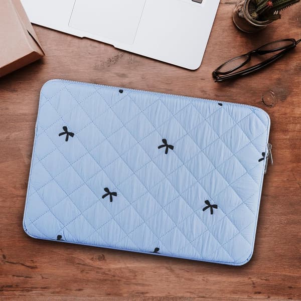 13-tums laptopfodral, slitstark polyester, mjukt foder och dragkedja, broderad rosettdesign för skola, arbete och resor, ljusblå