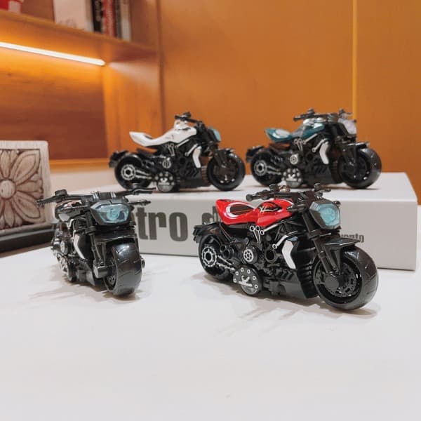 IC Creative Cool Mini Simulering Motorcykel Nøglering Tegneserie Nøgle C Sort