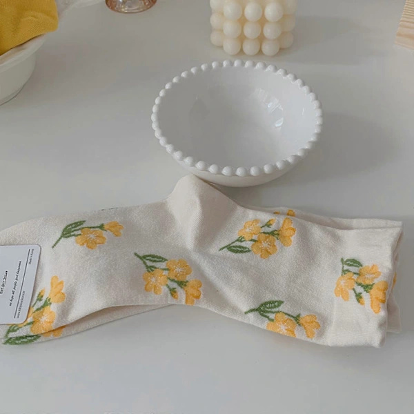 Søde damestrømper til piger, collegestil, små blomstrede mellemlange strømper