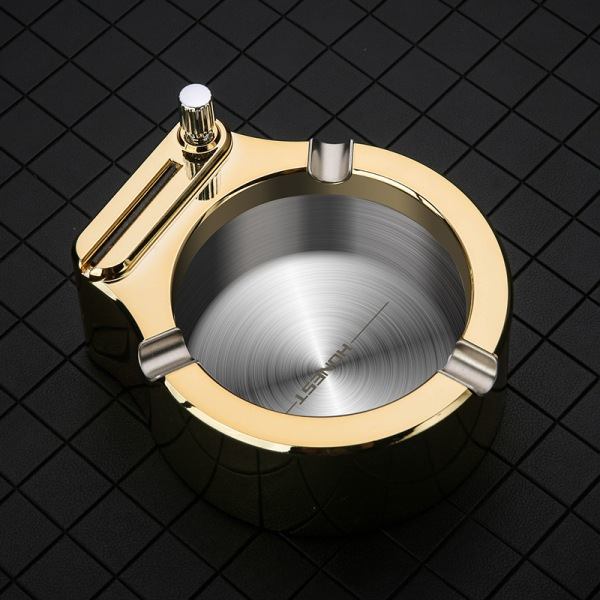 IC Vintage Askkopp i Metall med Permanent Matchande Tändare Guld