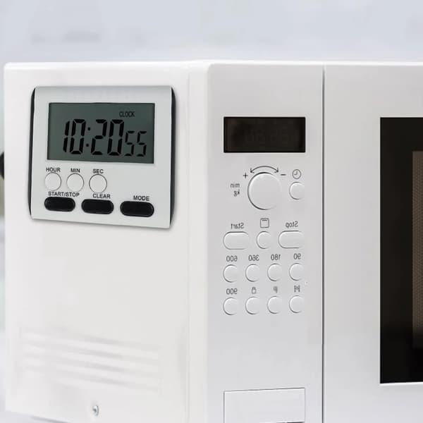 Digital kökstimer med stora LCD-siffror, högt larm och minnesfunktion, magnetisk baksida för matlagning, vit