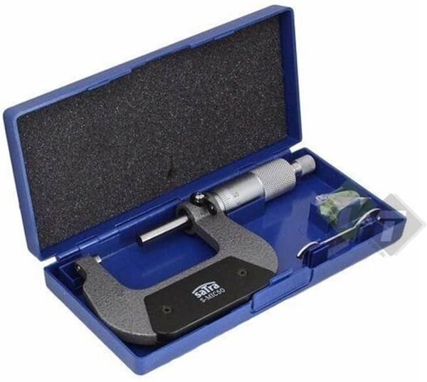 Utvändig mikrometer 25-50 mm med 0,01 mm gradering, emaljerad stålram, justernyckel och förvaringsväska för precisionsmätning