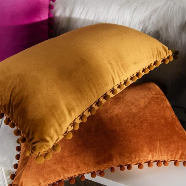 IC Dekorative Pudebetræk i Fløjl med Søde Pom Poms, Pakke med 2 Bløde Pudebetræk til Sofa, 18x18 tommer, Rust