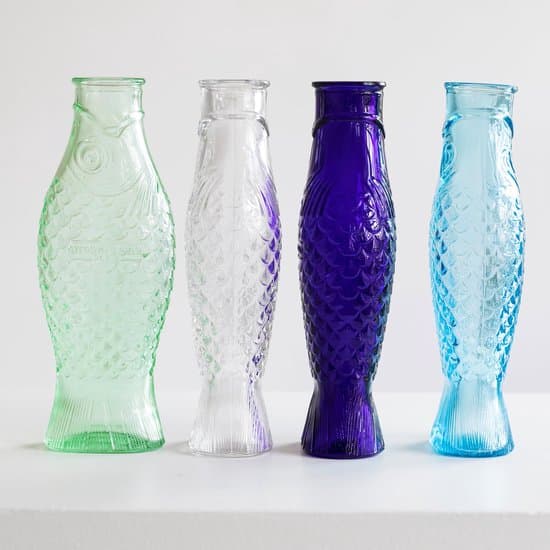 Serax Paola Navone Fish & Fish Glaskaraff 85cl Koboltblå Pressat Glas Fiskformad Kann för Bordsdekoration och Servering