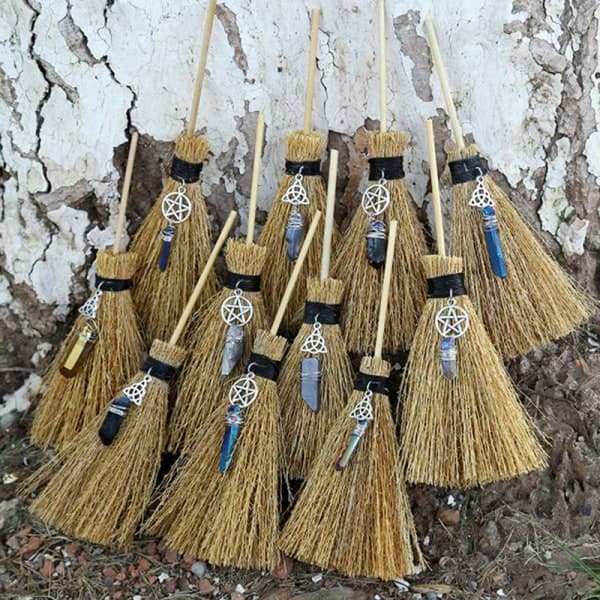 IC 1PC Mini heksekost halskæde vedhæng Charm Crystal Broom Wit B