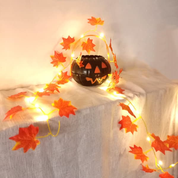 LED-lysende lønnbladstreng for planter, krans, gjerde, fest, trapper