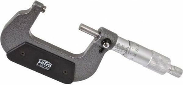 Utvändig mikrometer 25-50 mm med 0,01 mm gradering, emaljerad stålram, justernyckel och förvaringsväska för precisionsmätning