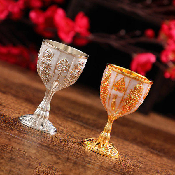 Vintage Metal Vinglas Bägare Rose Mönster Spirit Glass Hem Gold
