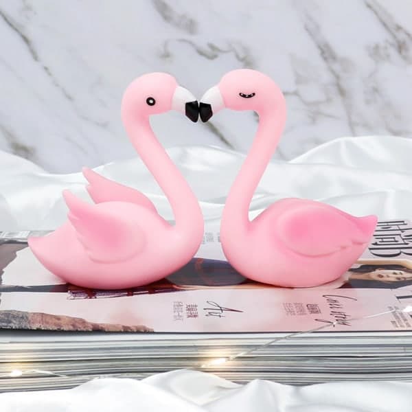 2 flamingo-dekorasjoner, bakt dekorasjon
