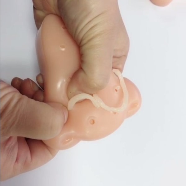 IC Peach Pimple Squeeze Finni Leikki