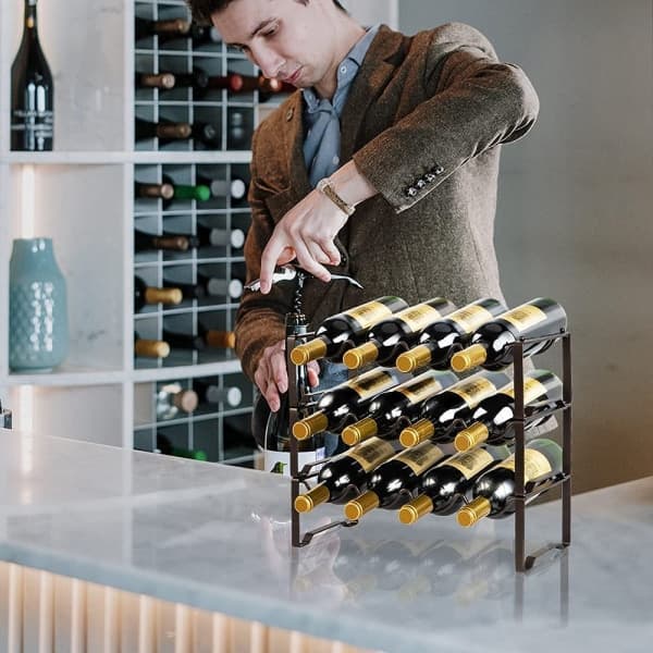 Vinstativ Vinstativ i metall for 12 flasker vin