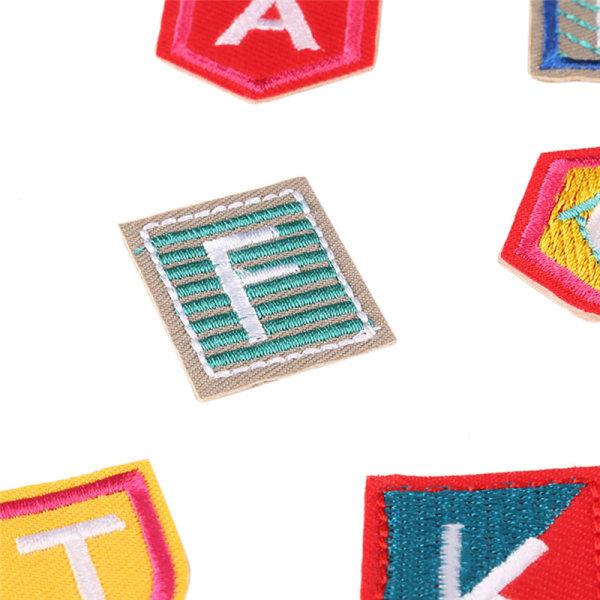 IC 26ST/ Set Broderade Bokstäver Stryk På Sy På Patchar Badge Fabri