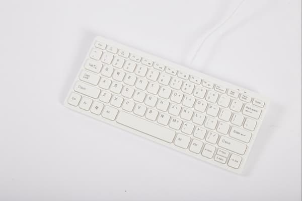 USB Kablet Mini Tastatur Med Stille Firkantede Taster Til Stationær Og Bærbar Computer, Hvid
