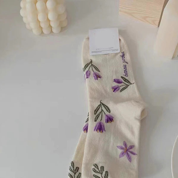 Søde damestrømper til piger, collegestil, små blomstrede mellemlange strømper