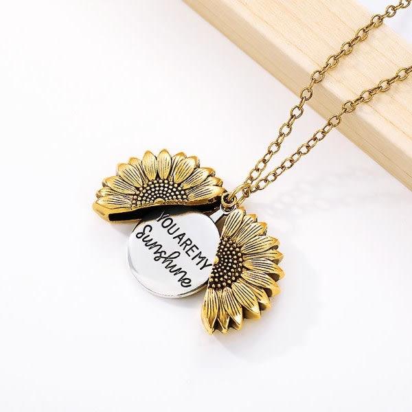 IC You Are My Sunshine Halsband Solros Halsband Medaljong med graverat meddelande hänge för kvinnor