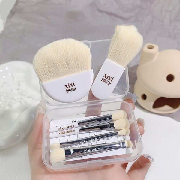 IC 6st Mini Travel Kvinnor Makeup Borstar Set Bärbar Mjuk Dölj White