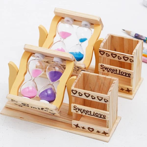 Timglas Student Creative Desktop Ornament with Pen Holder Stationery Pen Insertion Gift Brushing Tea Random color pattern Double Bubble