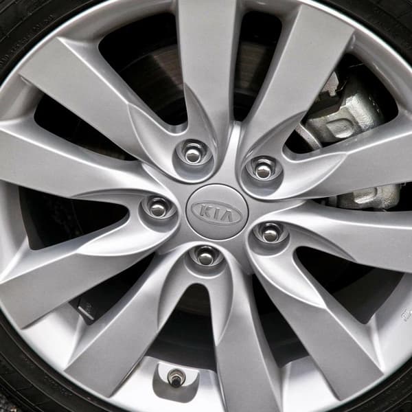 4-pakning - Kompatible Kia senterkopper / Navkapsler - K3K4K5kx3 6 65 Silver 58mm
