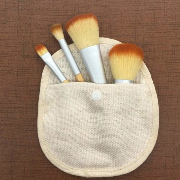 IC 4 st/ set Naturlig bambu sminkborste