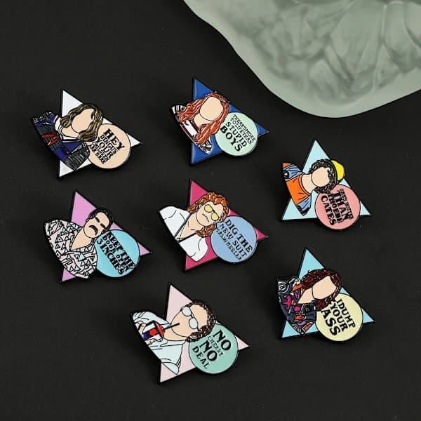 Stranger Things 7-delars Broschset - Hellfire Club Medlemsmärken & Karaktärscitat Pins