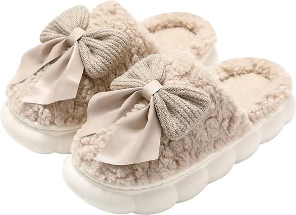 Vintertofflor för kvinnor, fluffiga filtofflor med plyschfoder, rosettdetalj och tjock sula för inomhusbruk, storlek 38, 24 cm, beige