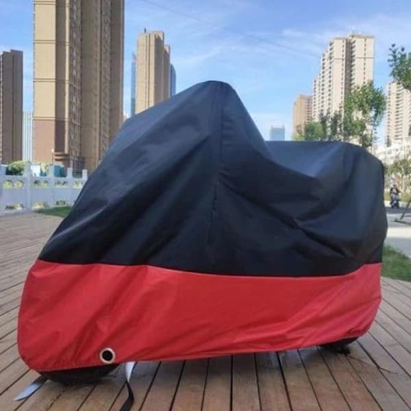 Vandtæt Motorcykelovertræk 190T Polyester UV-beskyttelse med Elastisk Kant og Vindtæt Spænde til Udendørs Opbevaring Sort Rød
