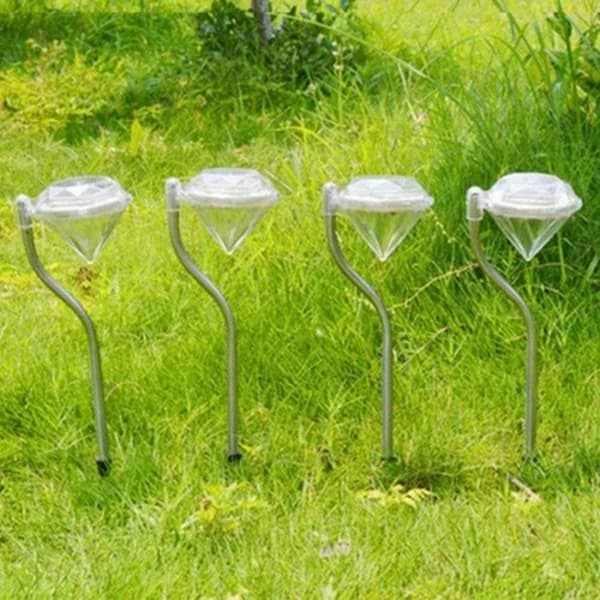 4-pak LED-solcellelamper med farveskiftende diamantindsats til have, græsplæne og landskab