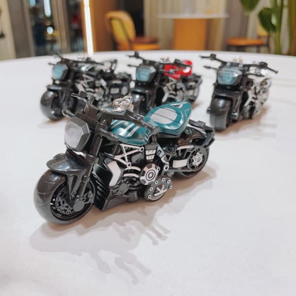 IC Creative Cool Mini Simulering Motorcykel Nøglering Tegneserie Nøgle C Sort