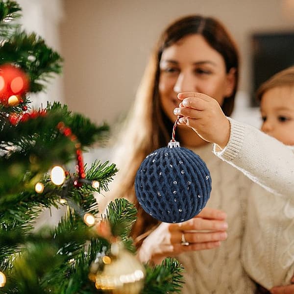 12-delade okrossbara blå julkulor – olika stilar för träd och festlig dekoration
