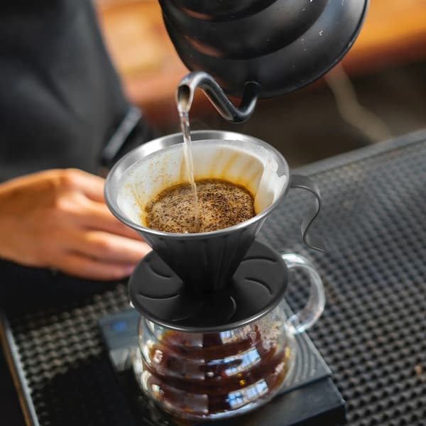 Kaffedrypper i rustfritt stål med anti-skåldingshåndtak for håndbrygget kaffe, svart