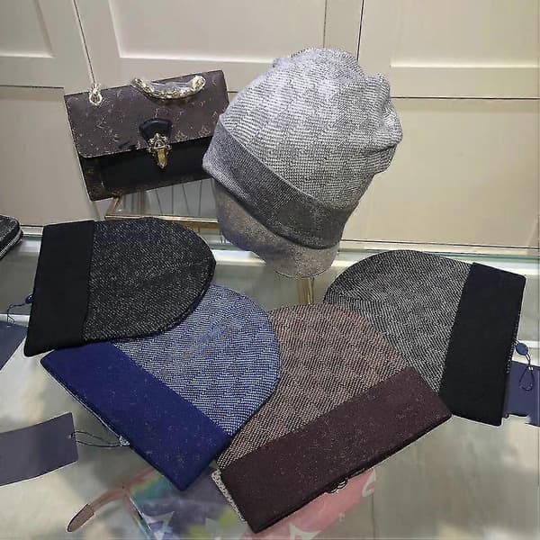 Ny ankomst Designer Brevtrykt Ternet Vinterhat Blød Varm Strikket Hat Black