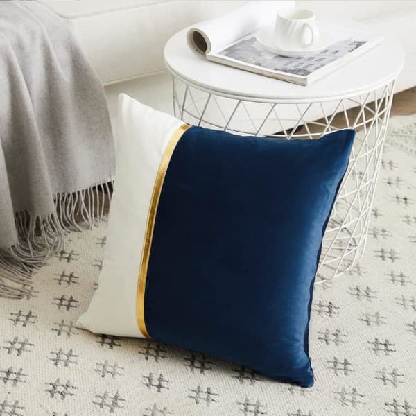 2-pack Marinblå Dekorativa Kuddfodral 18x18 tum för Soffa i Vardagsrummet, Sammet Patchwork med Guldläder, Lyx 45x45 cm