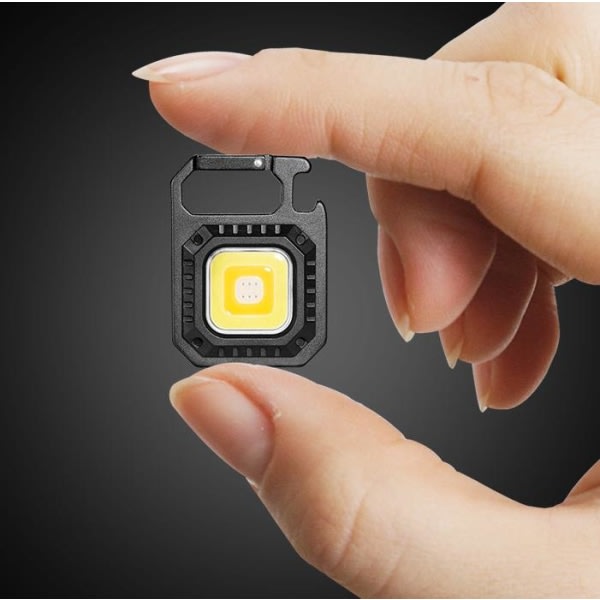 Mini ficklampa med USB-C laddning för utomhusbruk