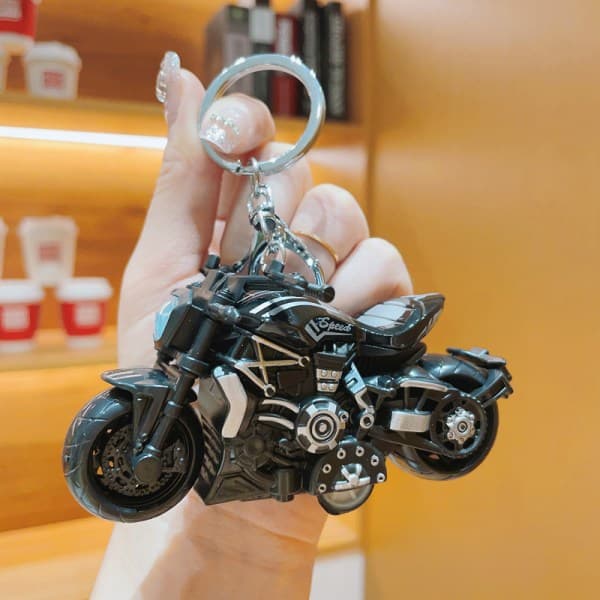 IC Creative Cool Mini Simulering Motorcykel Nøglering Tegneserie Nøgle C Sort