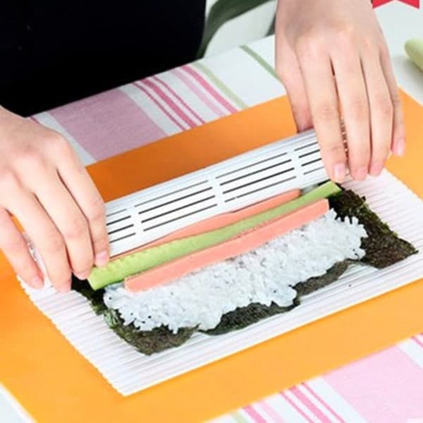 IC Ny Praktisk Sushi Rulle Plast Material Mat Maker Kök Diy