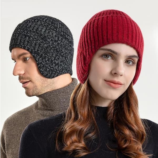 Vinter ute tykk strikket ullhatt, varm kald lue vinrød