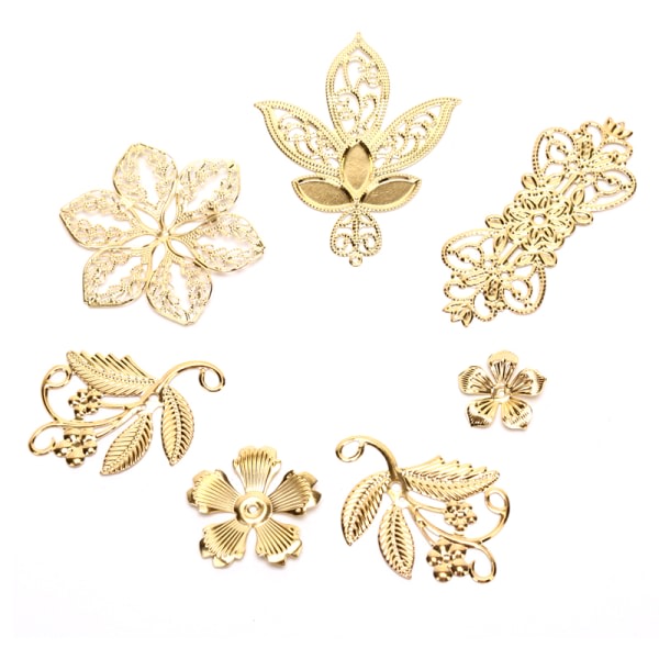 50 st Vintage Metallblad Filigran Blomma Skiva Berlocker DIY Hantverk Guld A
