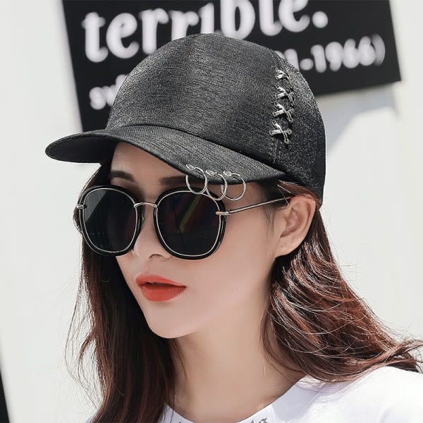 IC sort snap cap farhat med metaldetaljer street black