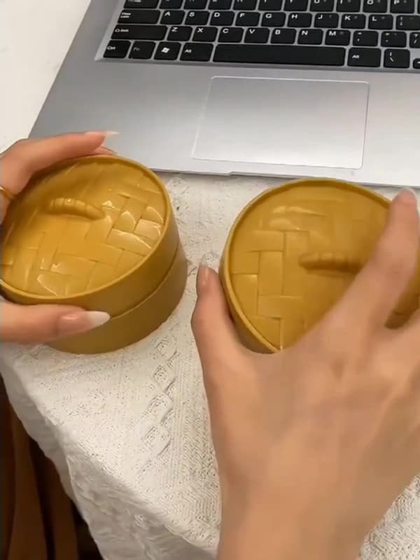 Squishy Stressbold Legetøj Dumpling Form med Meldej Indeni til Børn Voksne ADHD Lindring Kompatibel med Klasseværelsesfester Gaver