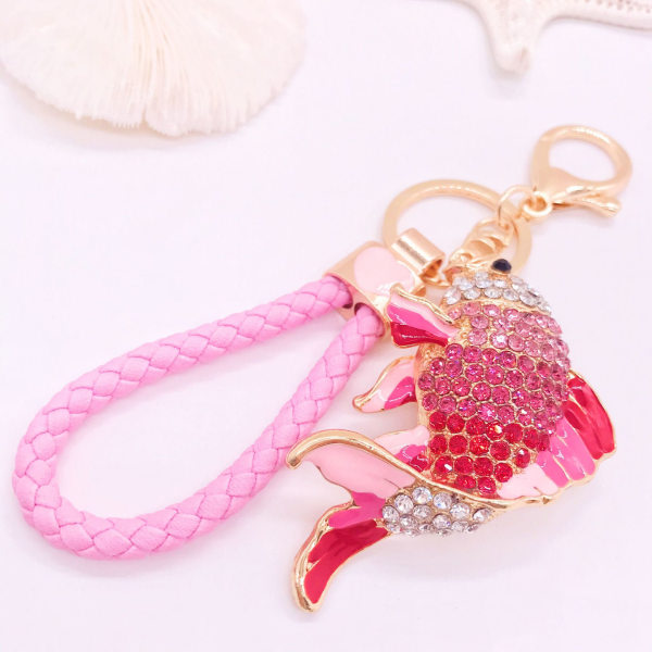 Söta djurnyckelringar for kvinner Bling guldfisk nyckelring med rep for flickväska Väska eller bilhänge med presentförpackning, rosa IC