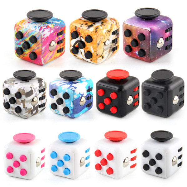 Avstressande Rubiks kubstarng leksak Musta ja punainen